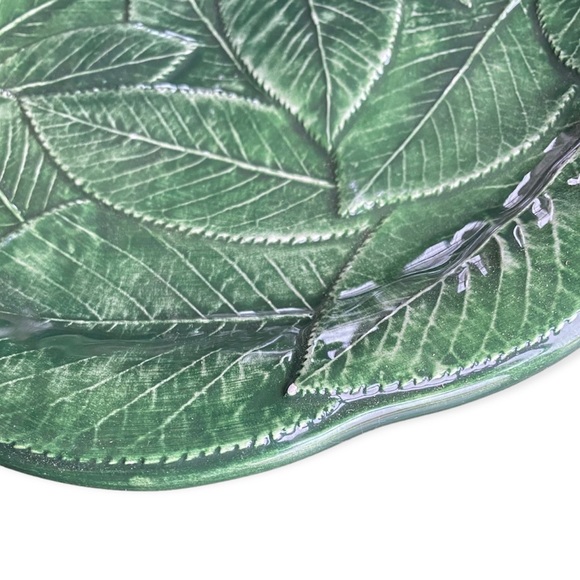 VIETRI FOGLIA LEONARDO MAJOLICA Green Leaf Plate - Picture 6 of 9